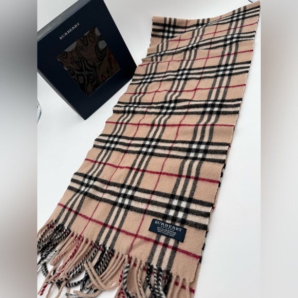🌹♥️BURBERRY LAMBSWOOL SCARF♥️🌹 - Picture 4 of 6